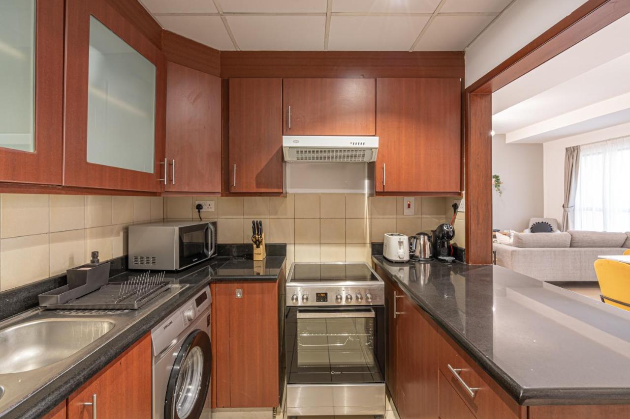 Apartment Higuests - Stylish In Jbr Steps From The *